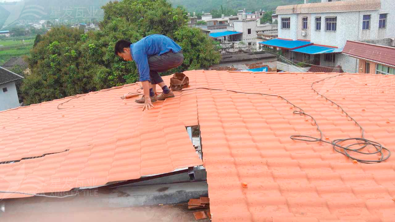 娄底屋顶铺设安装合成树脂瓦时，牢牢记住这3点，就不怕屋顶出问题！